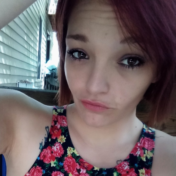 Meet your Posher, Sarah - Picture 2 of 6